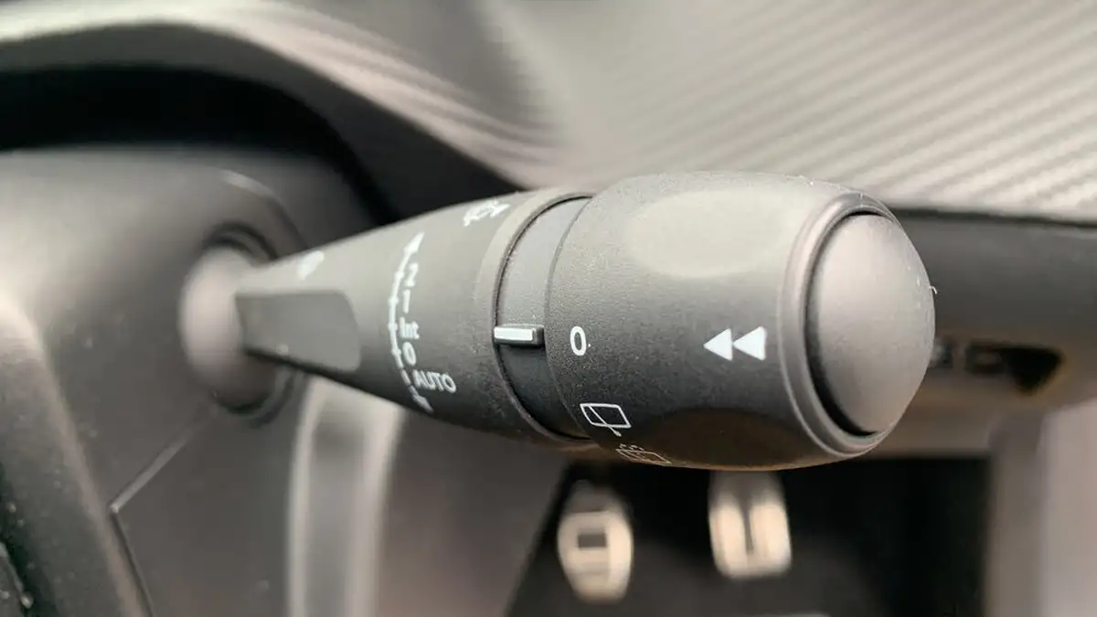 2023-peugeot-208-12-puretech-allure-premium-100ps-big-28