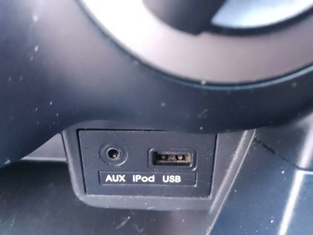 2012-hyundai-i10-12-active-big-15