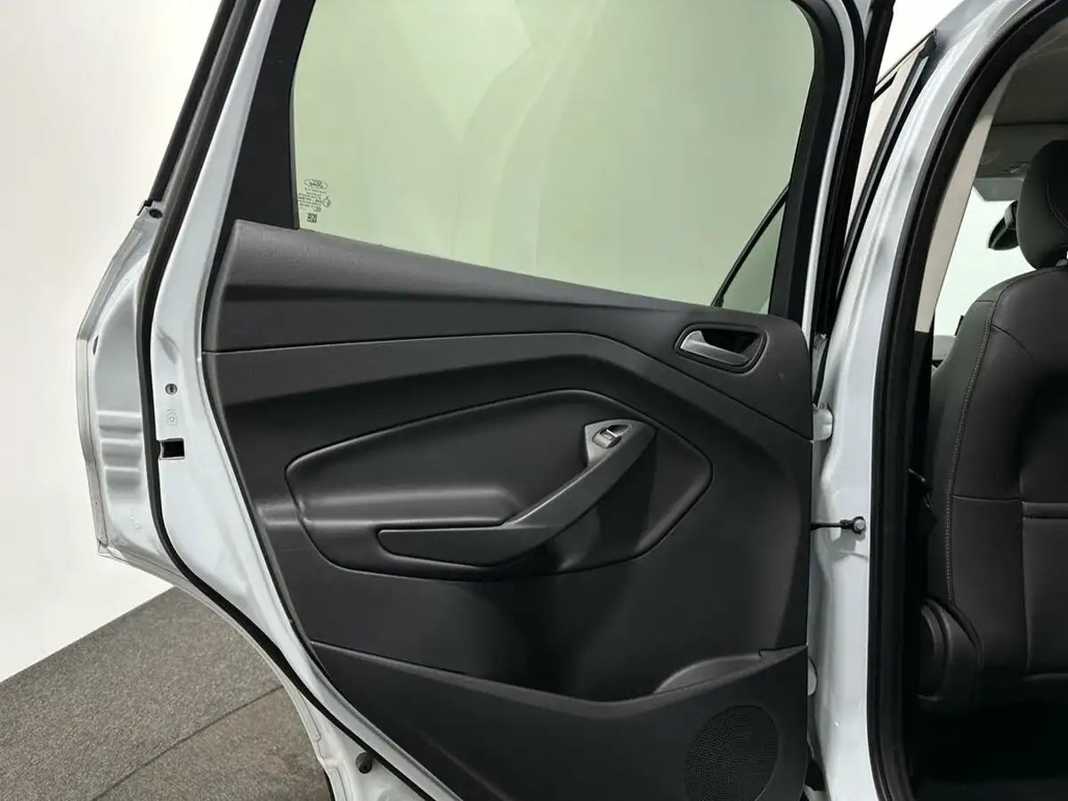 2017-ford-kuga-20tdci-titanium-150ps-big-34