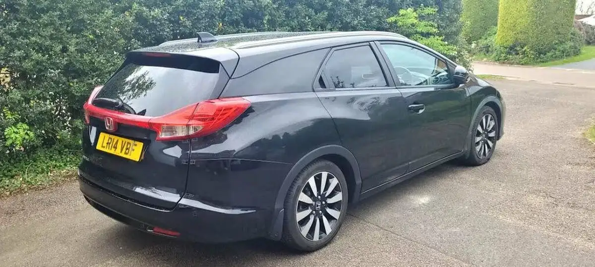 2014-honda-civic-16td-sr-tourer-big-2
