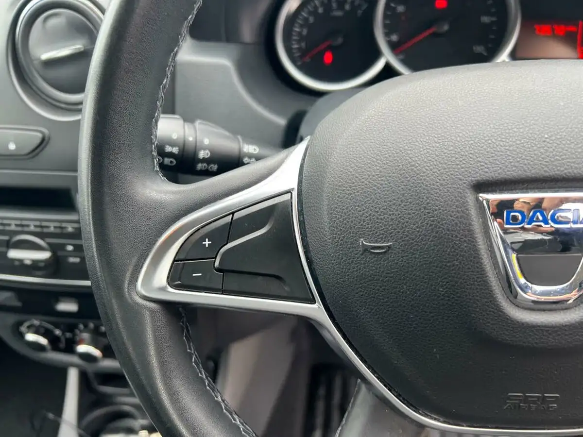 2018-dacia-duster-15dci-laureate-110bhp-ss-station-wagon-5d-big-14