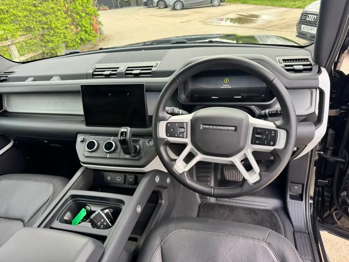 2023-land-rover-90-defender-30-d250-x-dynamic-hse-big-10
