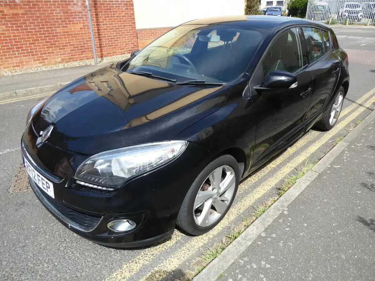2012-renault-megane-15dci-dynamique-tom-tom-hatchback-5d-big-3