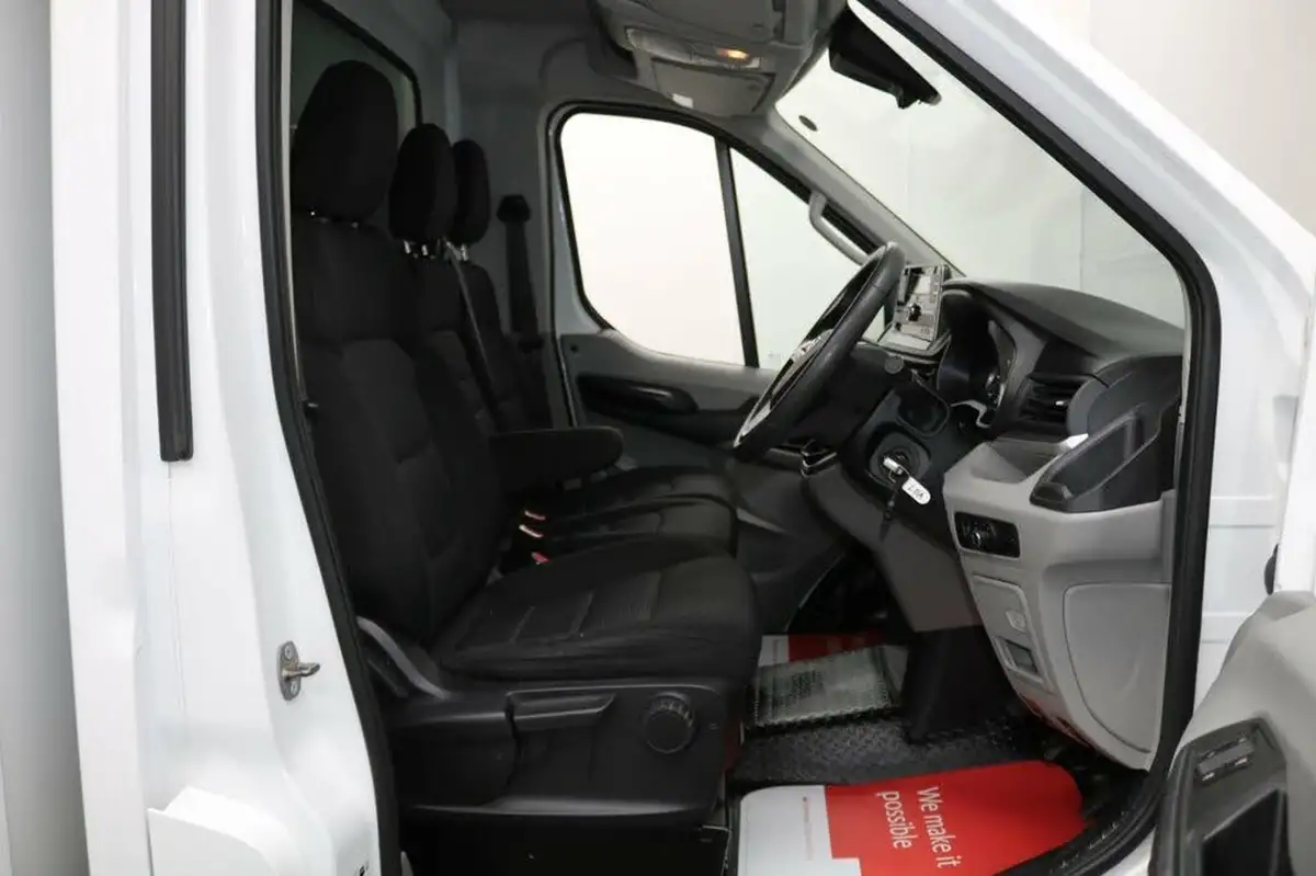 2021-maxus-deliver-9-big-24