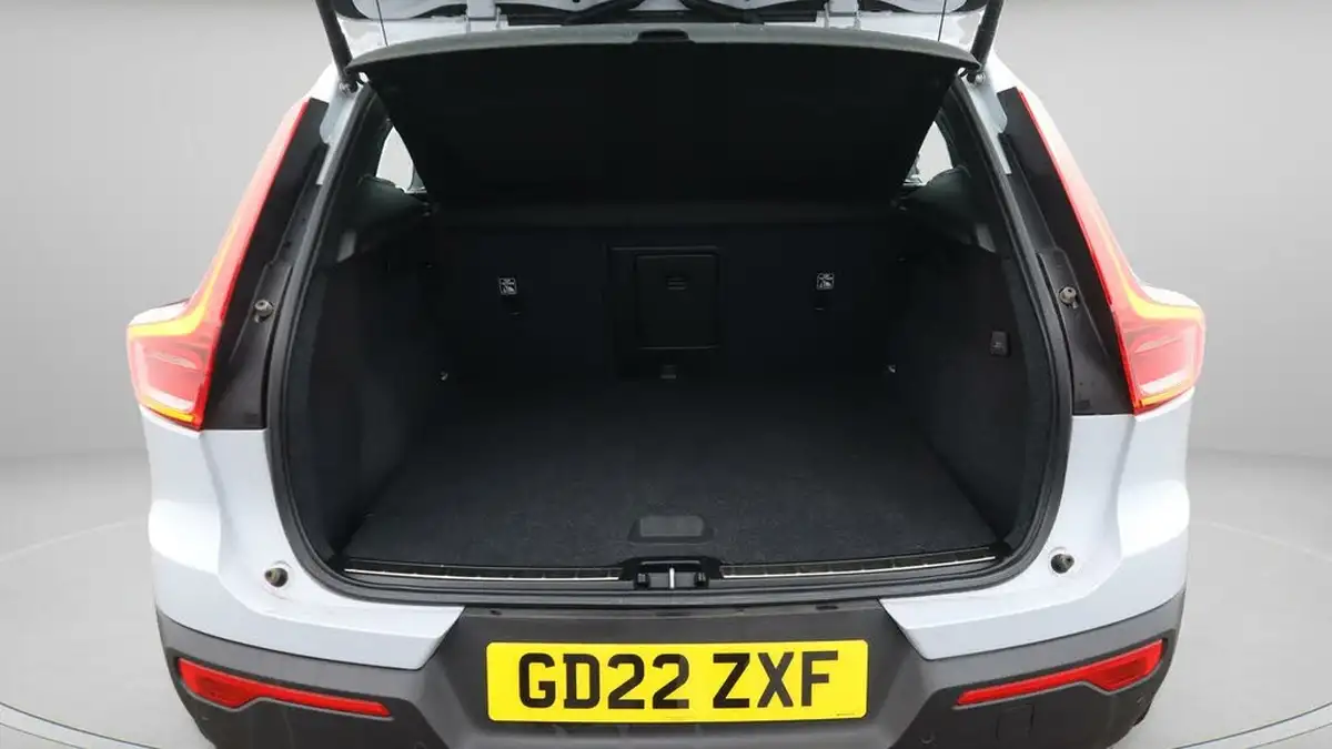 2022-volvo-xc40-20-b4-inscription-awd-big-17