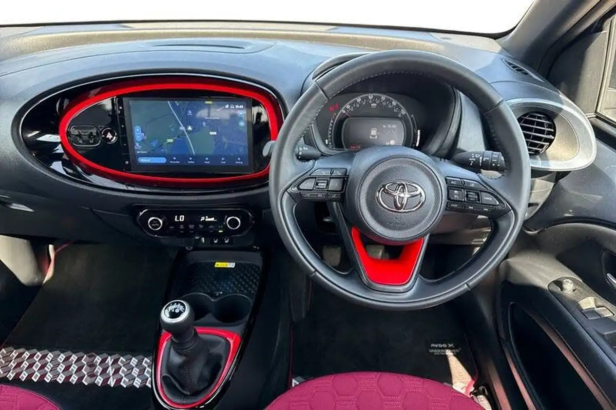 2023-toyota-aygo-x-10-vvt-i-undercover-big-10
