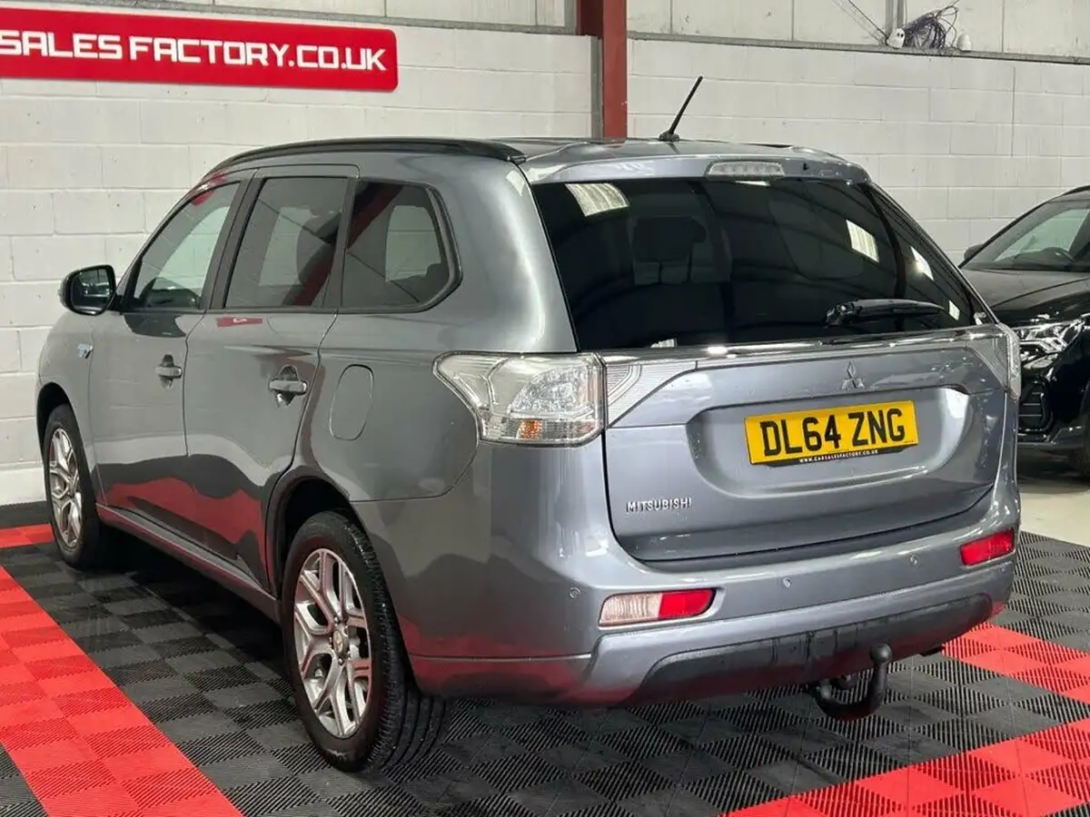 2015-mitsubishi-outlander-20-gx3h-5st-big-3