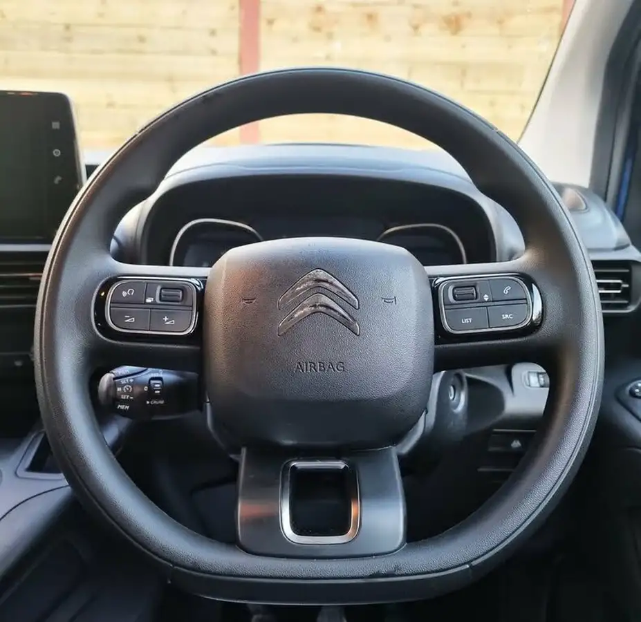 2023-citroen-berlingo-15-bluehdi-feel-m-size-ss-100pseu6d-big-21