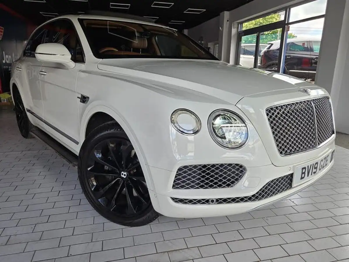 2019-bentley-bentayga-40-v8-big-23