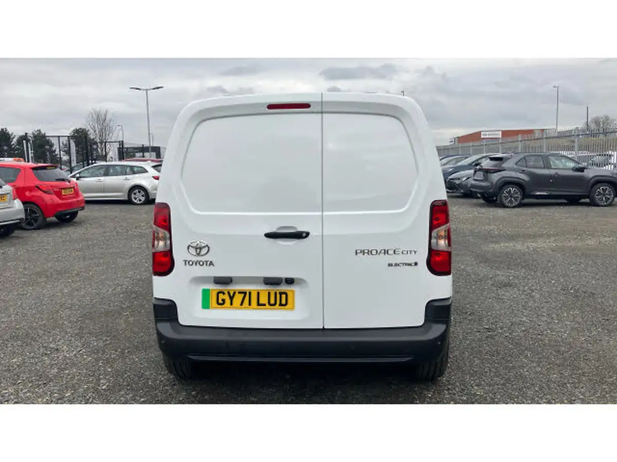 2021-toyota-proace-city-e-icon-big-18