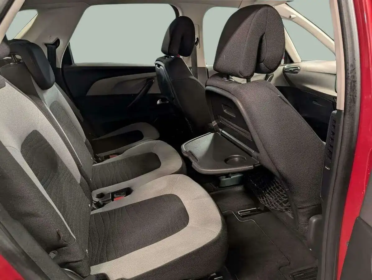 2016-citroen-c4-picasso-16bluehdi-exclusive-eat6-big-10