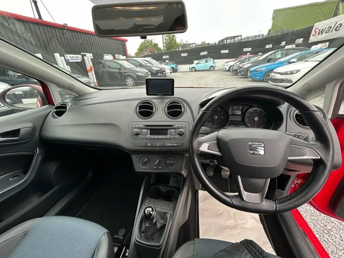2015-seat-ibiza-12-i-tech-hatchback-5d-big-23