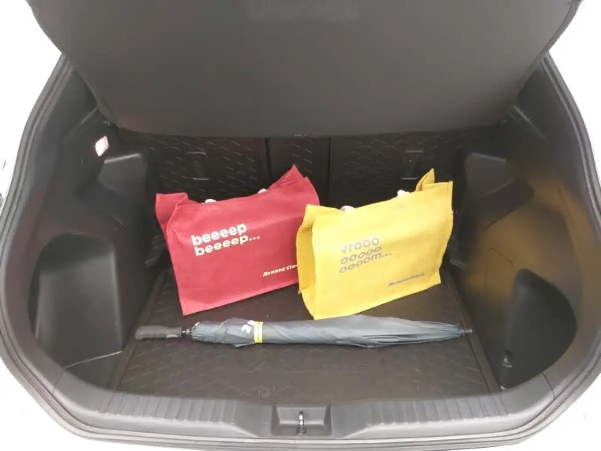 2021-toyota-yaris-15-vvt-i-design-panoramic-roof-big-7