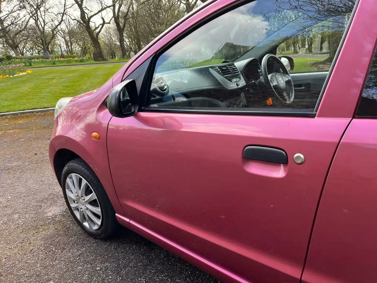 2011-suzuki-alto-10-sz2-big-52