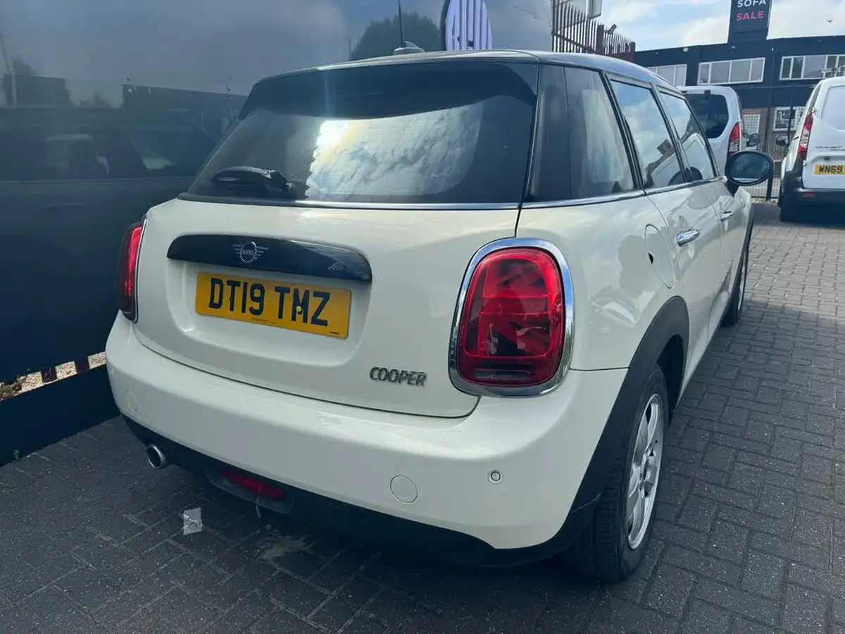 2019-mini-cooper-15-cooper-classic-hatchback-5d-big-6