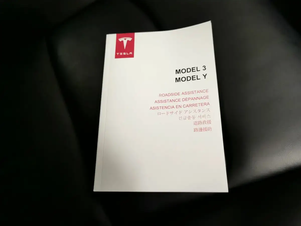 2020-tesla-model-3-e-performance-big-38