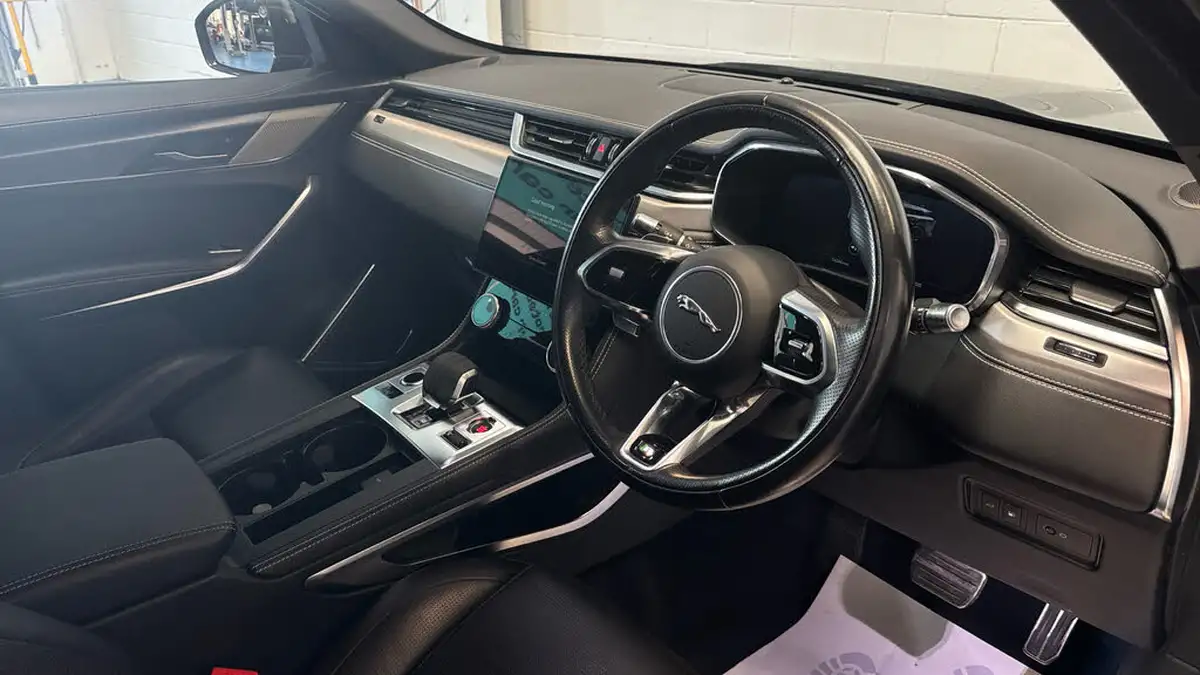 2022-jaguar-f-pace-20-p400e-r-dynamic-se-big-8