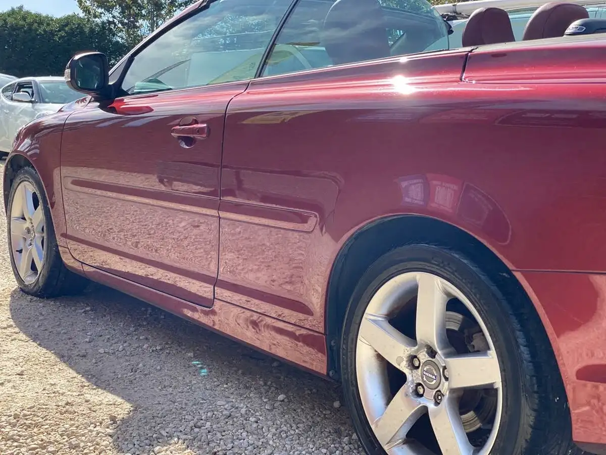 2010-volvo-c70-20td-se-lux-big-26