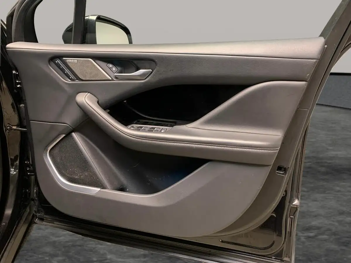 2021-jaguar-i-pace-ev400-hse-big-37