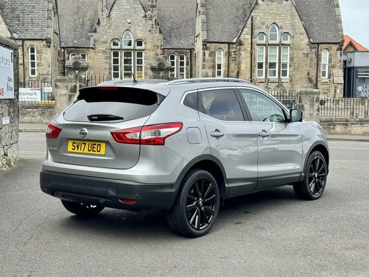 2017-nissan-qashqai-16dci-tekna-big-2