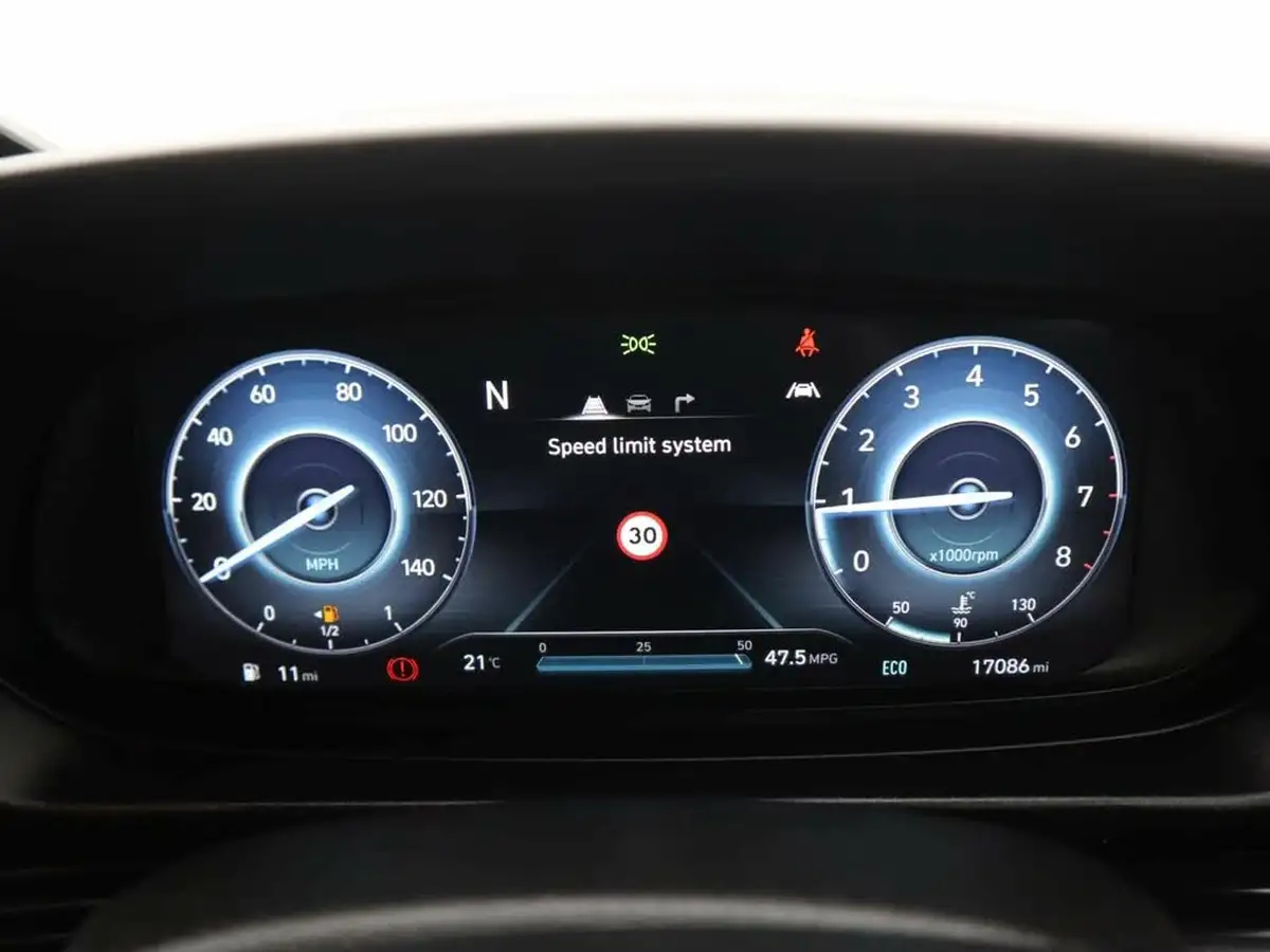 2023-hyundai-i20-10-t-gdi-premium-48-volt-hybrid-eclutch-imt-big-16