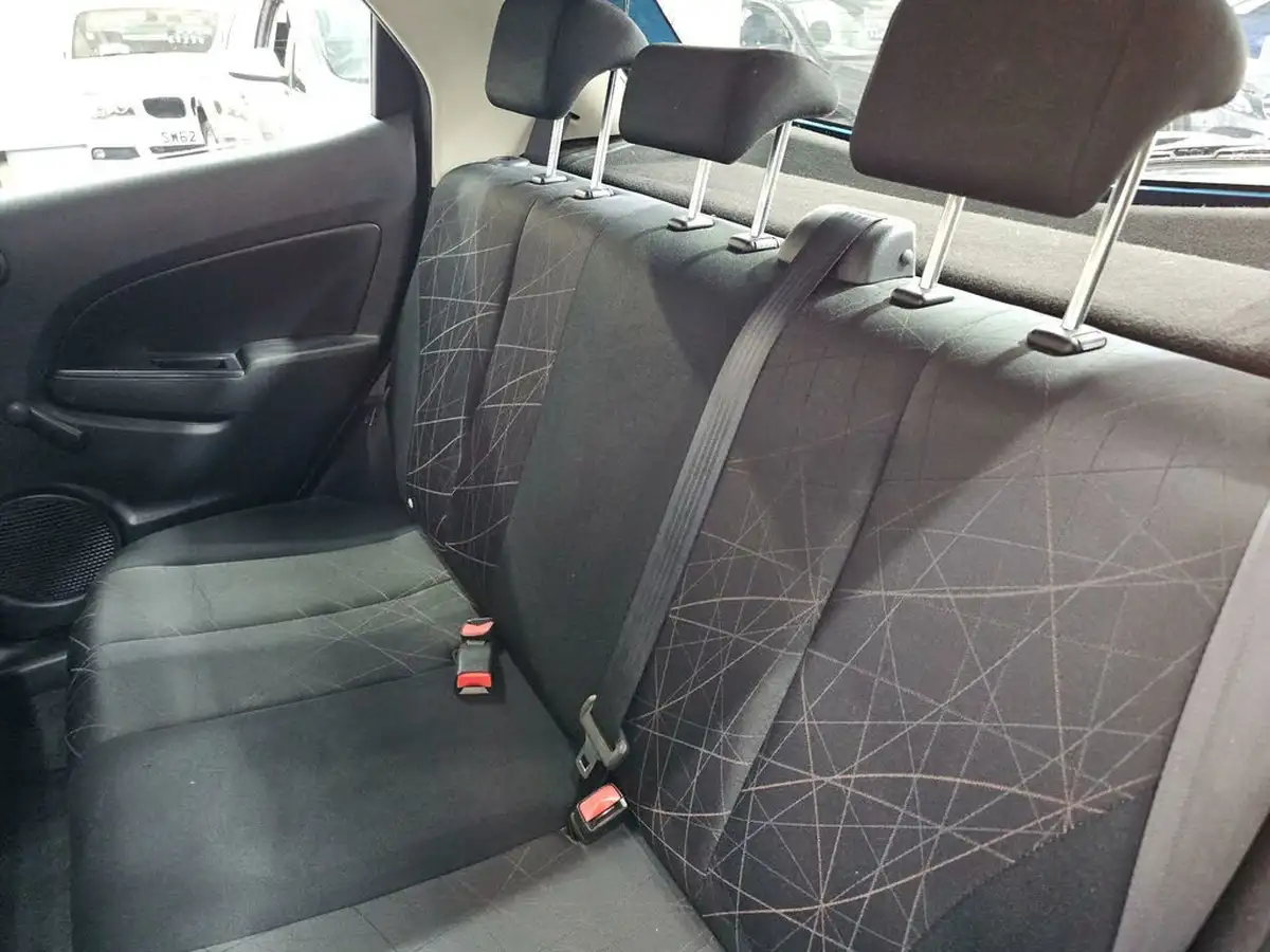 2013-mazda-mazda2-13-ts-air-con-big-22