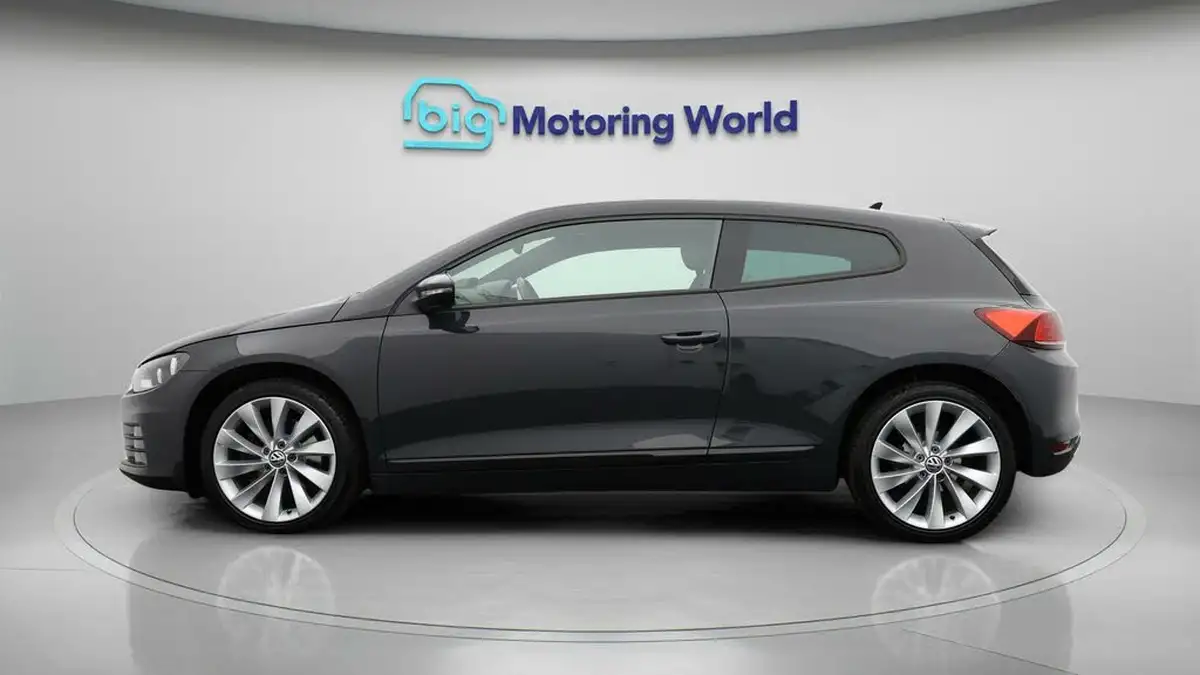 2017-volkswagen-scirocco-20-tsi-gt-bmt-big-3