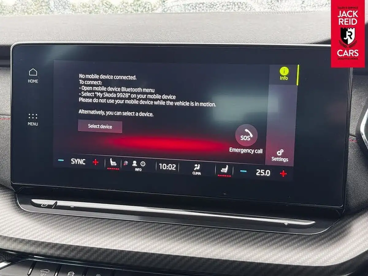 2021-skoda-octavia-20tdi-vrs-estate-big-21