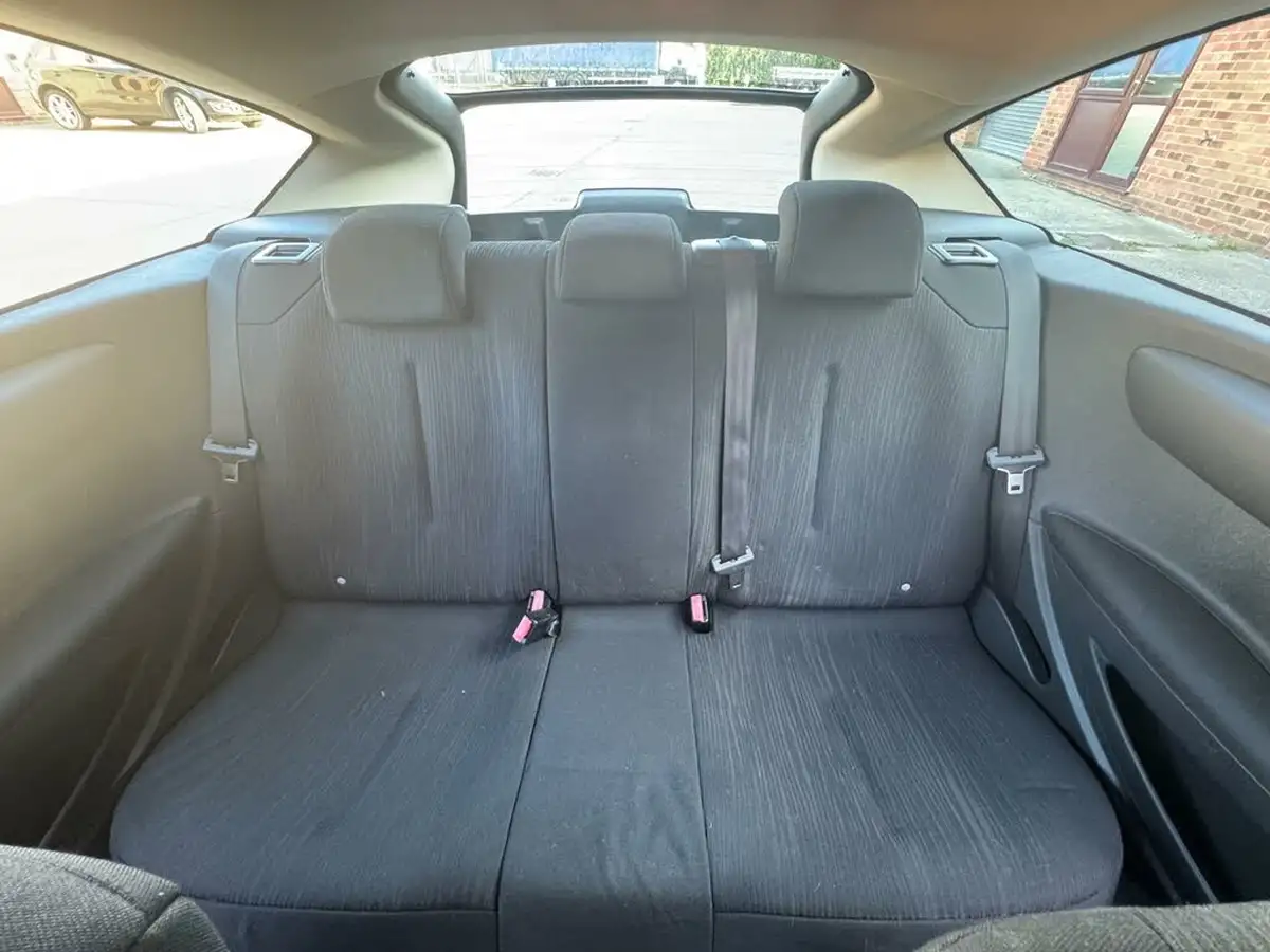 2009-citroen-c4-16-vtr-coupe-3d-1587cc-big-38