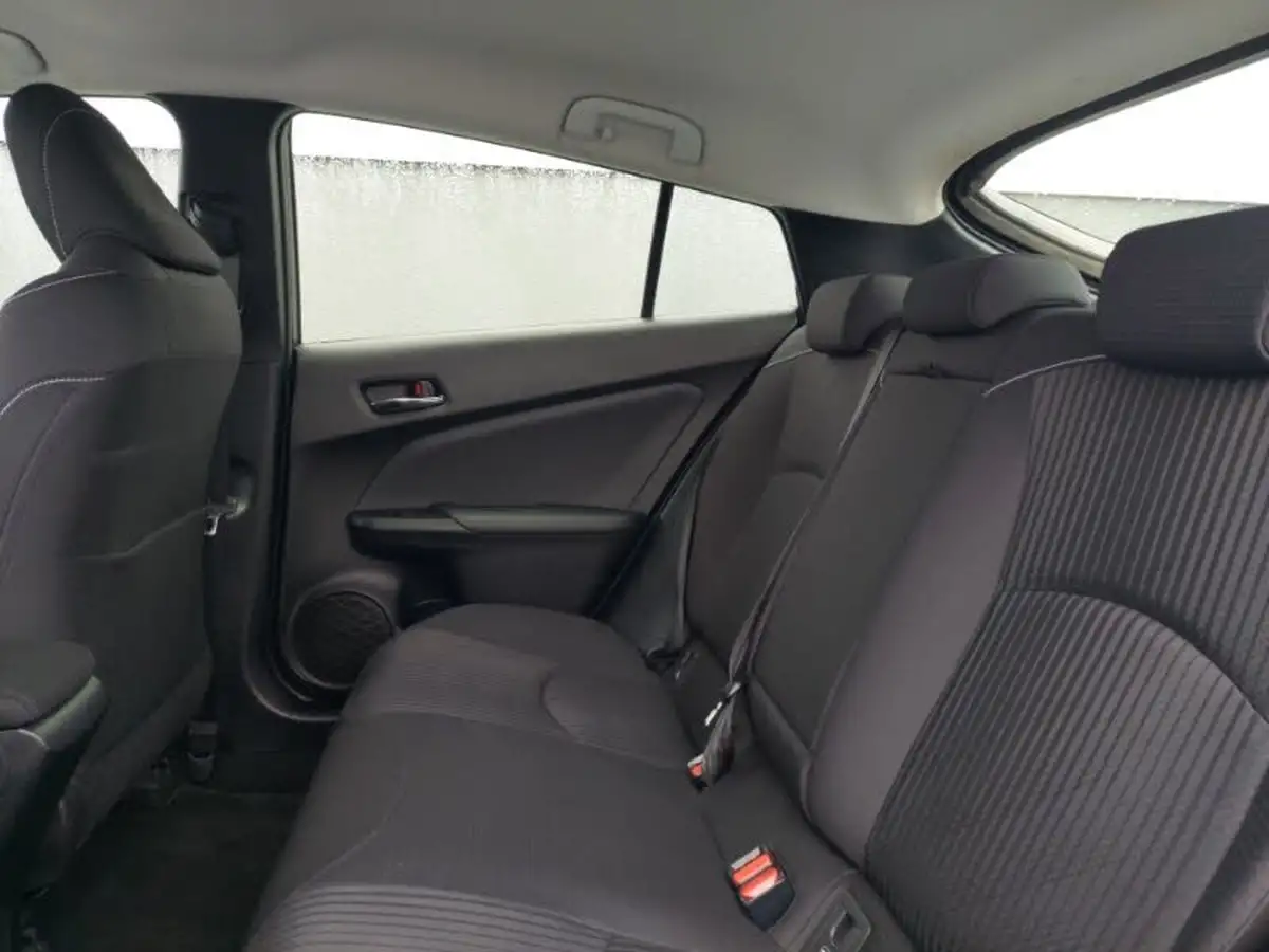 2019-toyota-prius-big-5