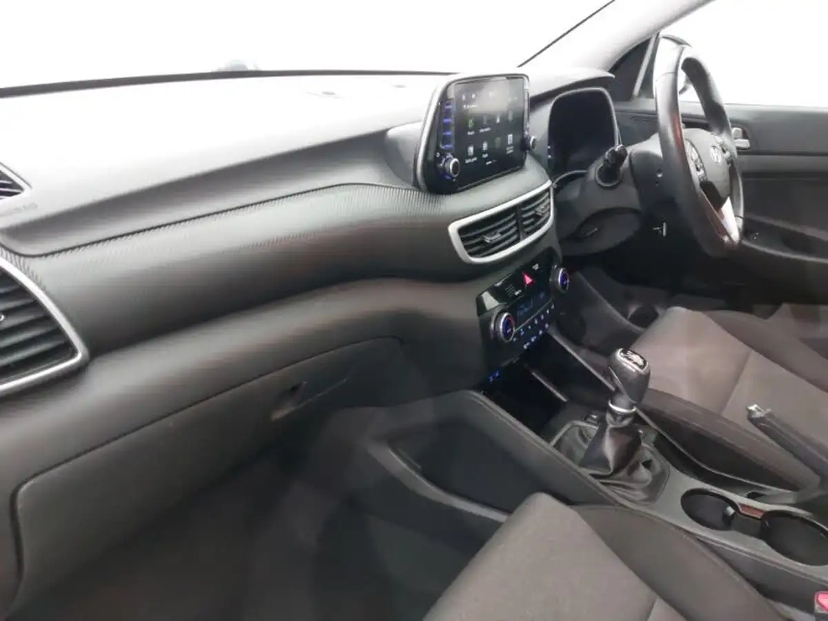 2019-hyundai-tucson-16-gdi-se-nav-big-4