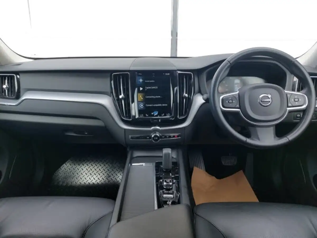 2020-volvo-xc60-20-b5-momentum-big-2