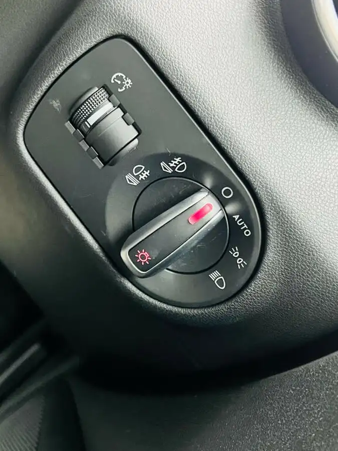 2013-audi-a1-14-122ps-sportback-5d-1390cc-s-tronic-big-10