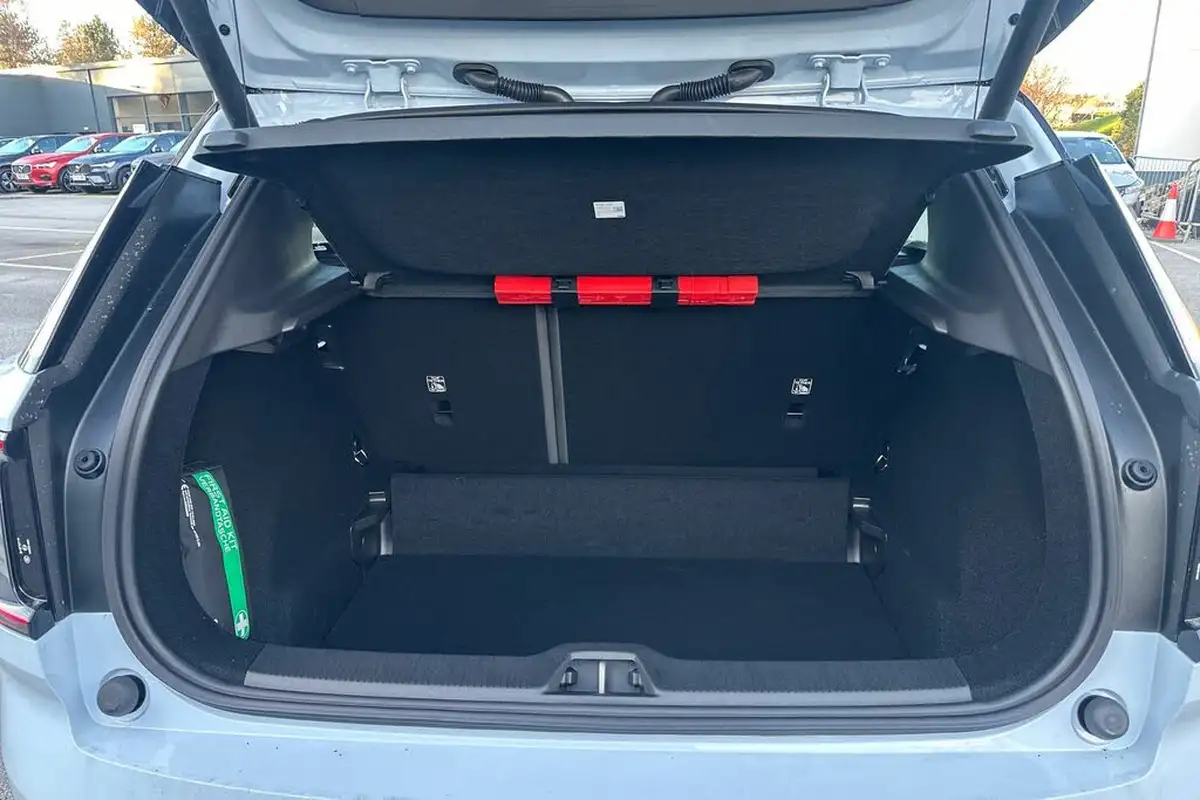2024-volvo-ex30-e-single-motor-plus-extended-range-big-7