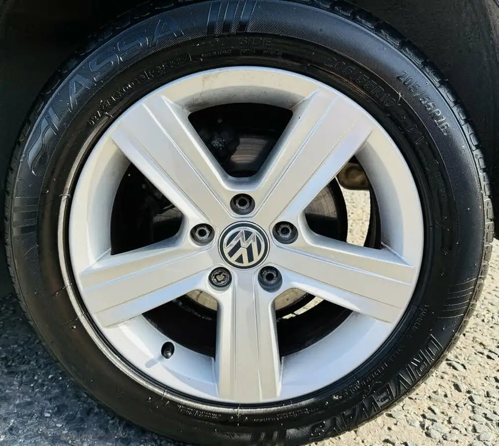 2017-volkswagen-golf-16tdi-match-edition-hatchback-5d-big-22