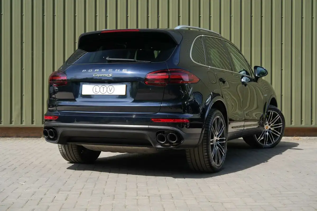 2016-porsche-cayenne-30-s-e-hybrid-big-7