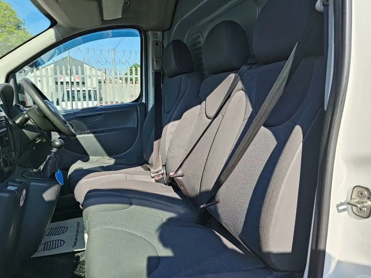 2016-toyota-proace-20td-1200-l2h1-128bhp-panel-big-6