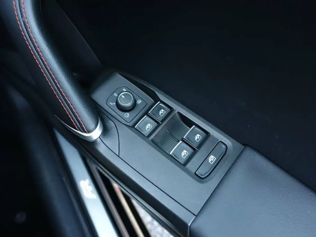 2021-seat-leon-15-tsi-evo-fr-sport-130ps-hatchback-big-41