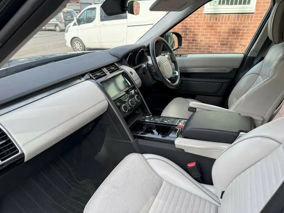 2017-land-rover-discovery-30td6-first-edition-big-8