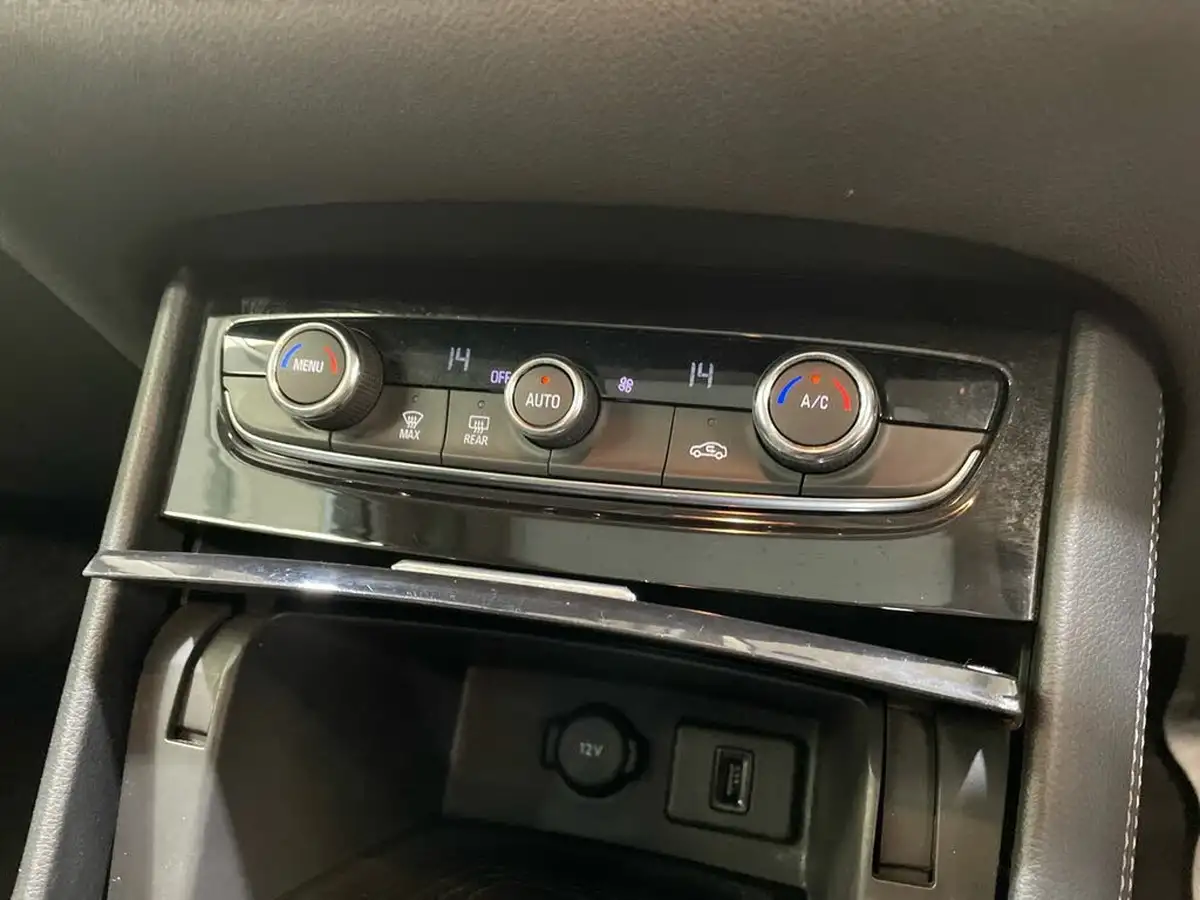 2018-vauxhall-grandland-x-12-sport-nav-130ps-big-17