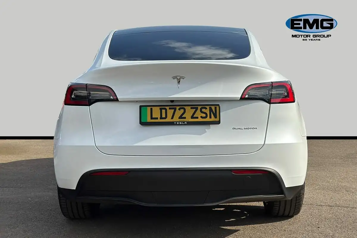 2022-tesla-model-y-e-long-range-big-5