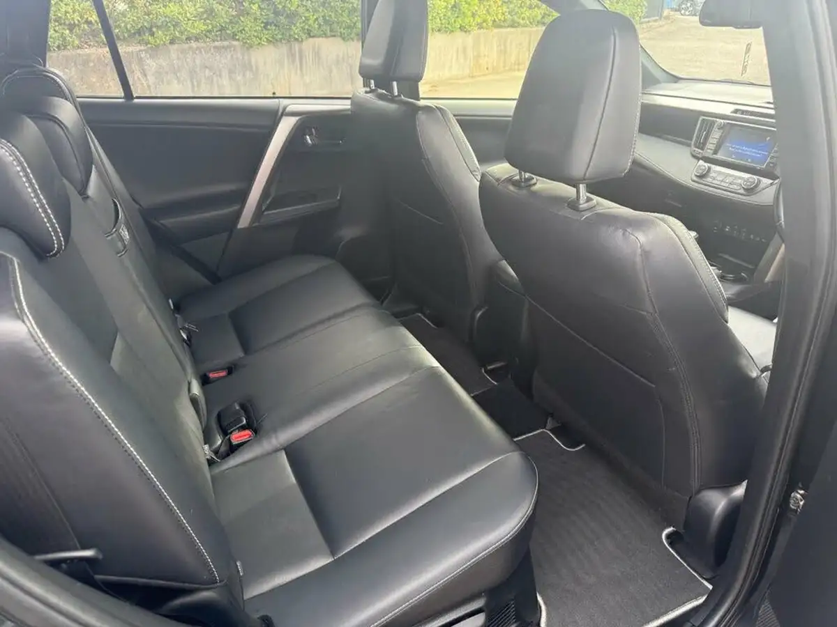 2019-toyota-rav4-25-excel-awd-big-32