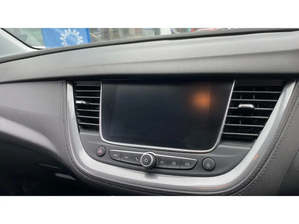 2019-vauxhall-grandland-x-12-sport-nav-big-11