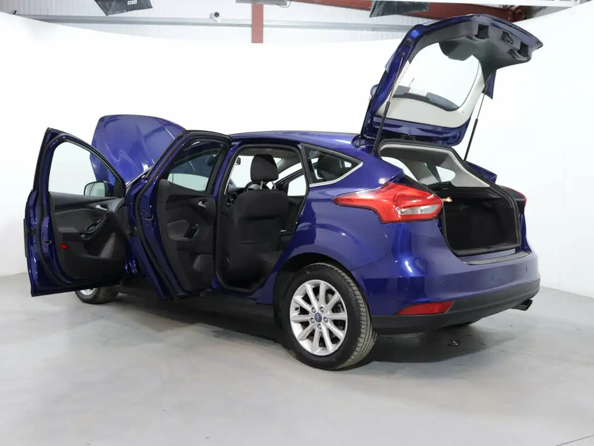 2015-ford-focus-15-titanium-hatchback-big-51