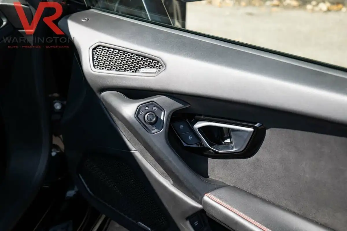 2022-lamborghini-huracan-52-evo-640ps-4wd-coupe-big-17