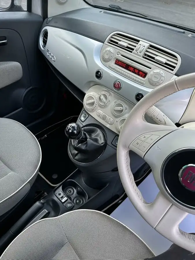 2011-fiat-500-12-lounge-big-50