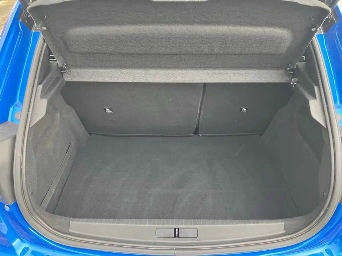 2021-peugeot-208-e-gt-premium-big-21