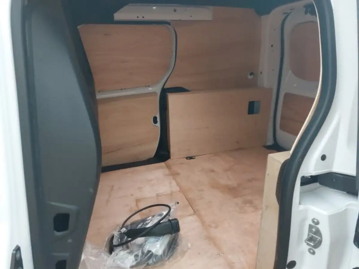 2023-nissan-townstar-e-45kwh-l1-acenta-big-5