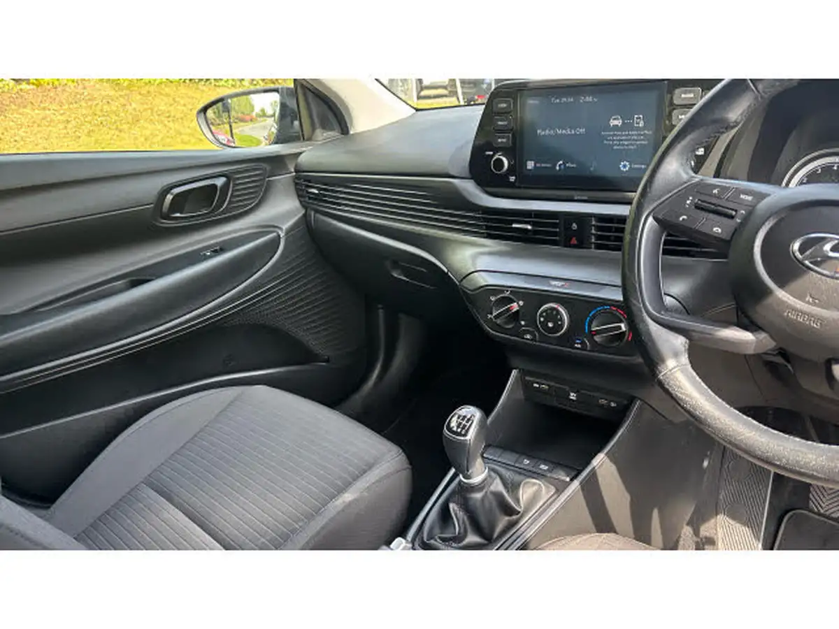 2021-hyundai-i20-10-t-gdi-element-big-13