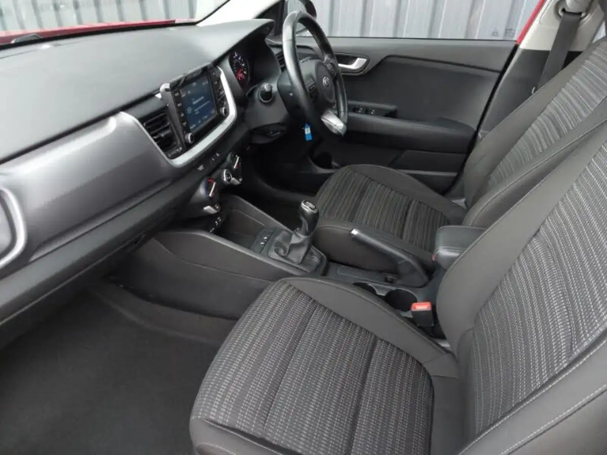 2018-kia-stonic-10-t-gdi-2-big-4